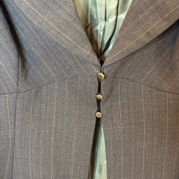 Classiques Entier Dark Gray with Subtle Green Pinstripe Blazer - Picture 3 of 11
